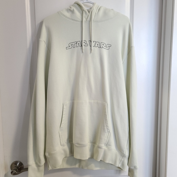 Star Wars hoodie *baby yoda on the back* - Picture 2 of 4